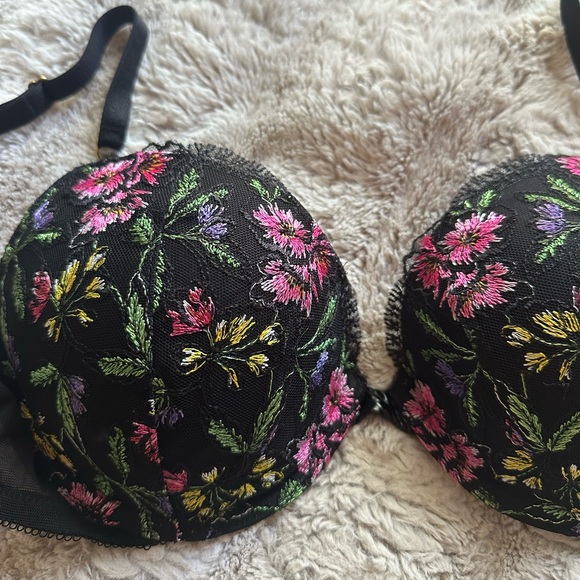 Victoria Secret Very Sexy Push Up Floral Bra NWT 36C - Picture 8 of 8